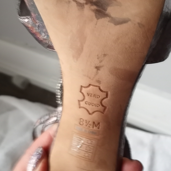 Shoes - Picture 5 of 5